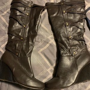 Wedge RUE 21 boots